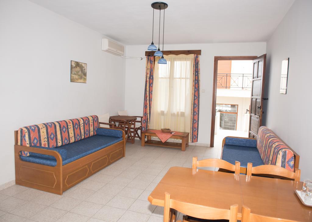 Morfoula Aparthotel Vatera Quarto foto
